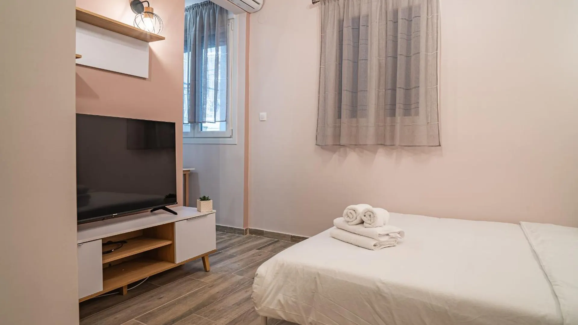 Feel Greek Hospitality #Θ001 Apartment Thessaloniki 0*,  Greece
